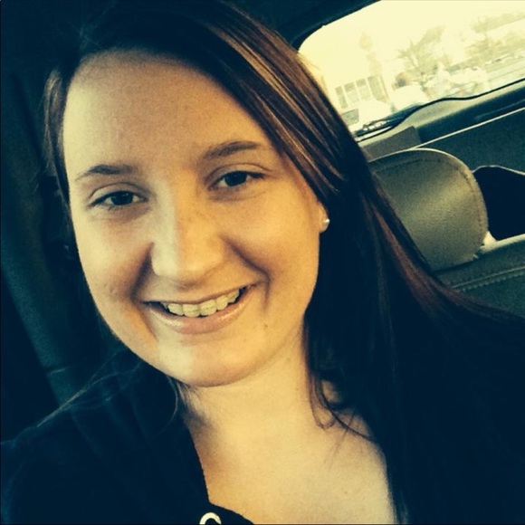 Meet your Posher, Amber - Picture 2 of 2